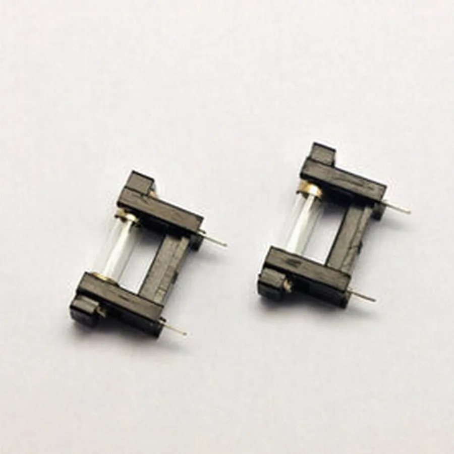 кнопка открывания предохранителей 2112. кнопка открывания предохранителей. кнопка открывания предохранителей. замок крышки блока 2110-5325332. кнопка открывания блока предохранителей 2110.