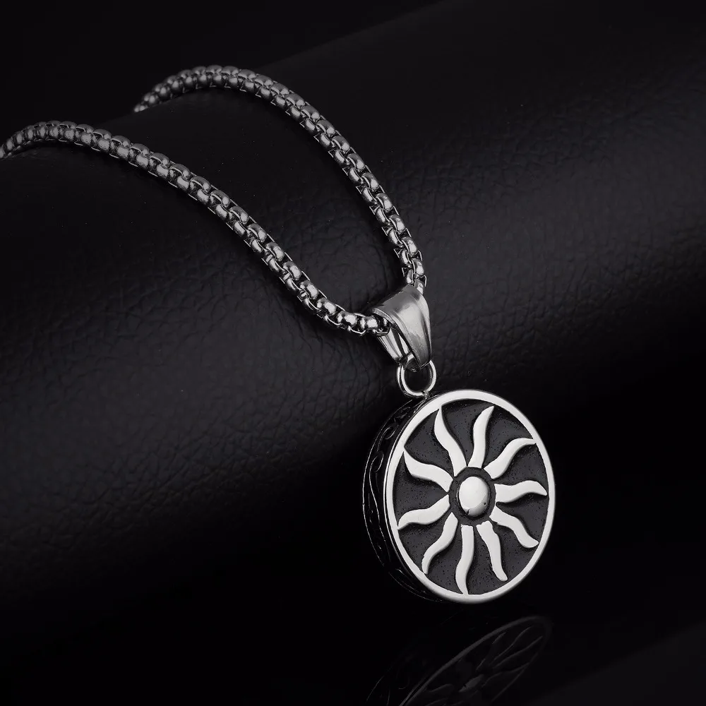 Fashion Design Sun God Pendant Necklace 