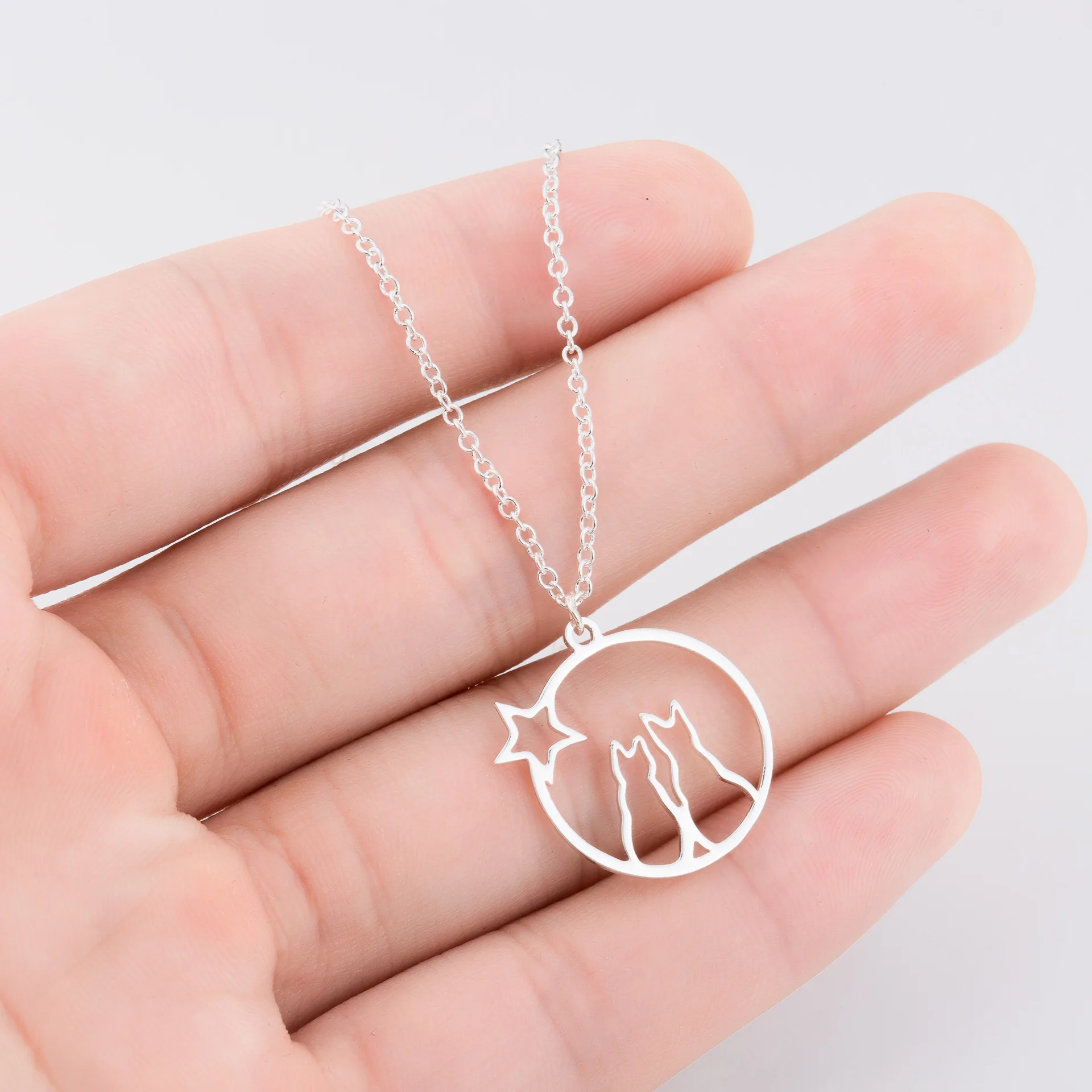 

Cute Personalized Hollow Cat Necklace for Women Minimalist Love Charm Pendant Necklace Fashion Couples Jewelry Wholesale
