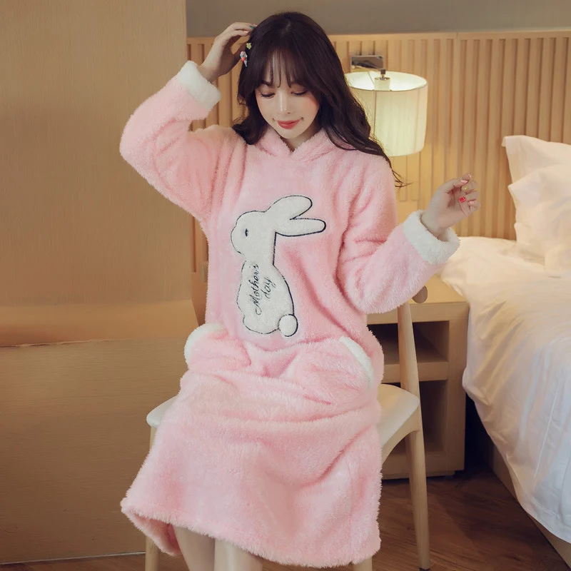 

Flannel Hooded Cartoon Embroidery Women Bathrobe Coral Velvet Sweet Lovely Loose Woman Nightgown 2018 Autumn Winter Warm Nightie