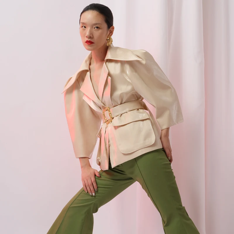 [EAM] 2019 New Spring Lapel Large Shoulder Long Sleeve Green Waist Bandage Pocket Loose Jacket Women Fashion Tide JH582