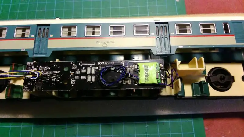 Встроенный 8 pin NMRA NEM652 DCC Локо декодер с 4 функции для Модель поезда 860020/LaisDcc/PanGu