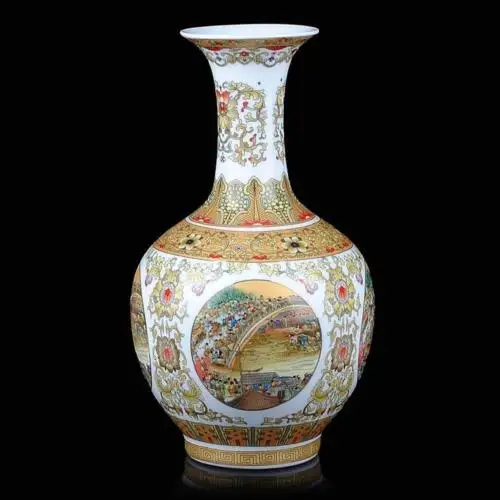 The fine Chinese antique vases, red enamel vase Along the River During
