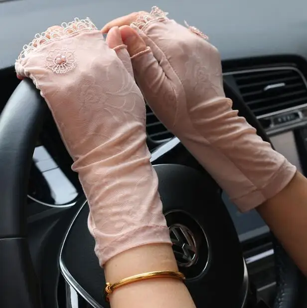 Для женщин сезон: весна-лето тонкие эластичные кружевные перчатки без пальцев женский летний солнцезащитный крем средней длины