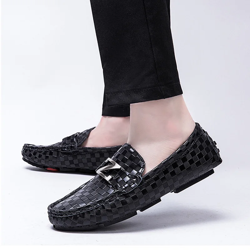 

Luxury Brand Men Loafers Slip-on Fashion Shoes Leather Men Casual Shoes Male Driving Shoes Black White A1132