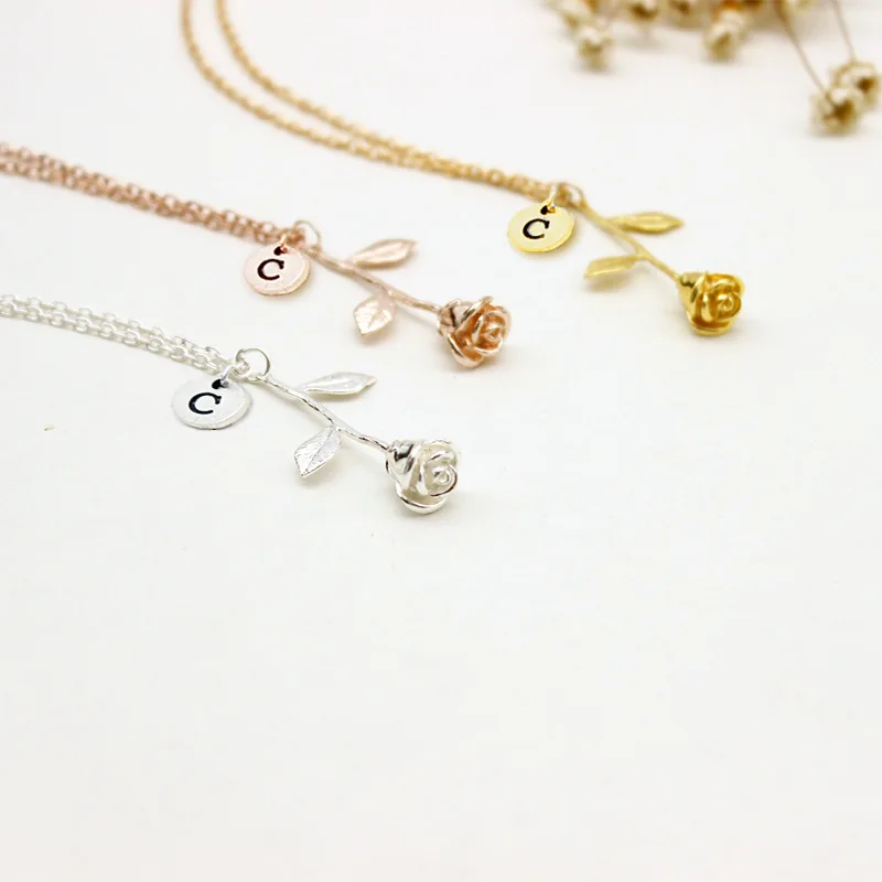 

26 Letter Personalized Name Rose Engrave Letter Discs Choker Jewelry Monogram Flower Custom Necklace Pendant for Trendy Woman