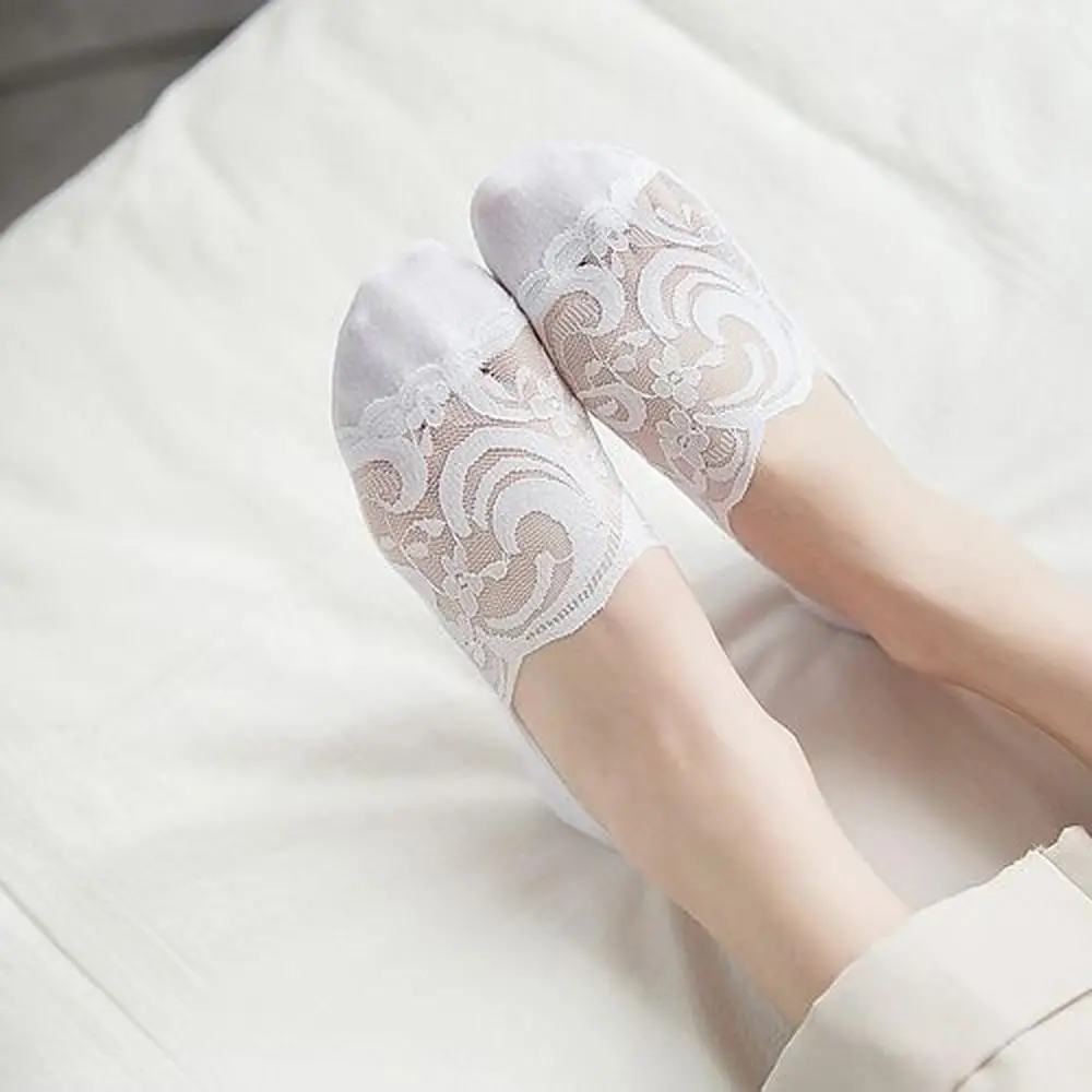 Новые летние прозрачные короткие сексуальные кружевные носки женские Полые Носки-следки низкие женские невидимые носки - Цвет: White