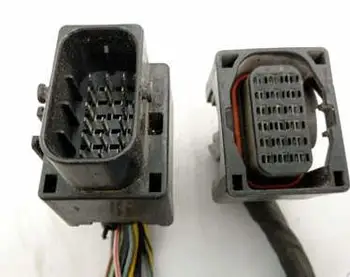 

Car connector FOR 18 needle harness connector USED
