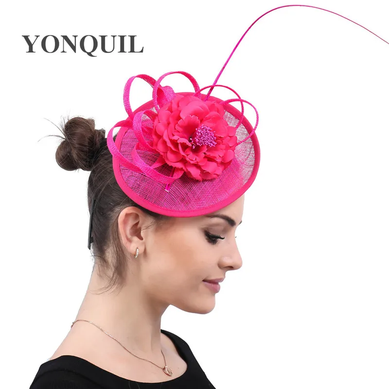 Ярко-розовый Sinamay Fascinators с шелковым цветком гоночный сезон Женские Свадебные шляпы для коктейльной вечерние событие повод высокое качество