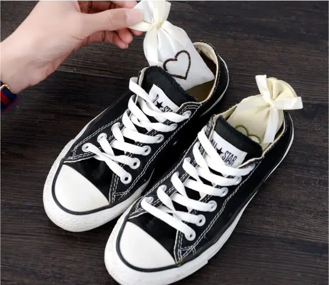 1PC Natural Incense Cotton Sachet Bag Wardrobe Car Flavor Aromatize Wardrobe Car Aromatherapy Desiccant Sachet Carbon Bag LF 183