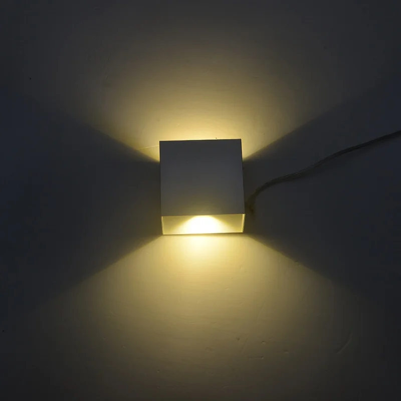 

2018 IP44 Waterproof 12W Indoor Outdoor Led Wall Lamp Modern Aluminum Adjustable Surface Mounted Cube Led Garden Porch Light