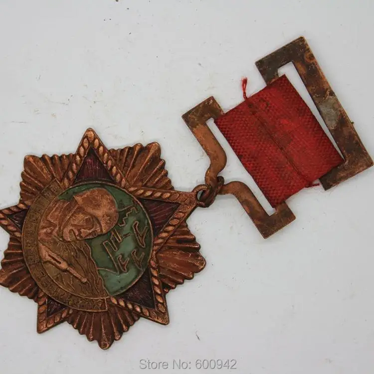 Винтажная военная медаль воина Второй мировой войны