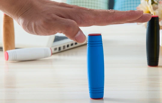 Dedo Da Mão Spinner Spinner Fidget Incríveis Brinquedos Concentração de Co a coordenação Olho Mão de Desktop Aleta Trainer Aliviar O Stress Brinquedos