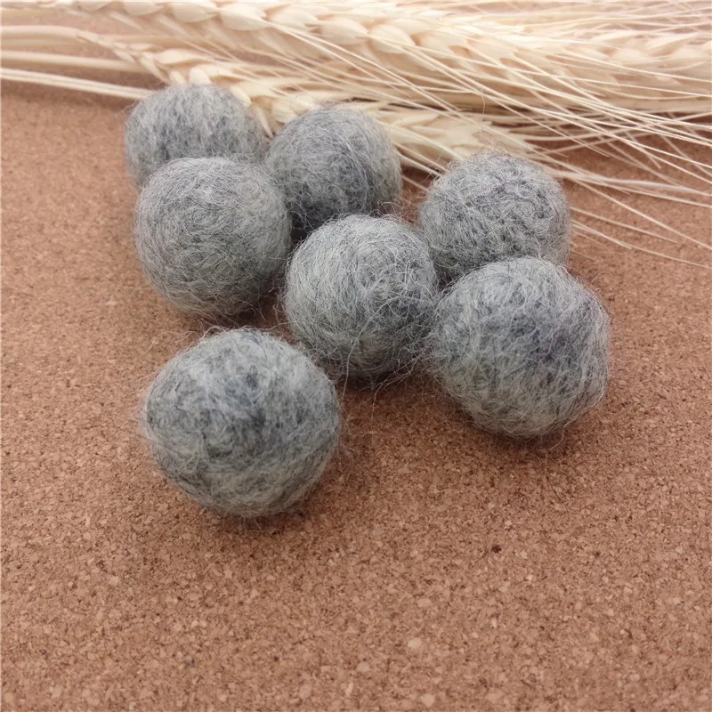 

Top Selling Light Grey Color Handmade wool felt ball 200pcs 20mm diy Woven Balls For Rugs jewelry beads home Decor