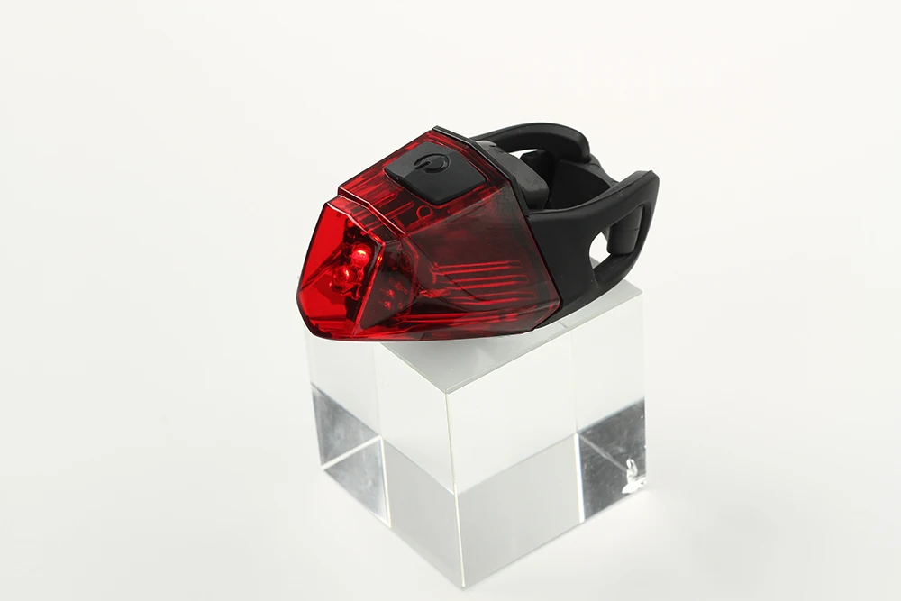 

LURHACHI Taiwan Quality ET3207 LED Rear Bike Light Germany K-Mark Standard Bicycle Tail Light USB Fast Charge