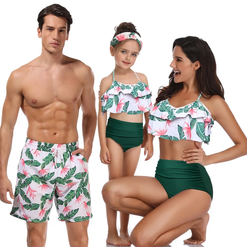 Одинаковые комплекты для семьи купальный костюм с оборками для мамы и дочки, для папы и сына купальные шорты для мамы, папы и меня