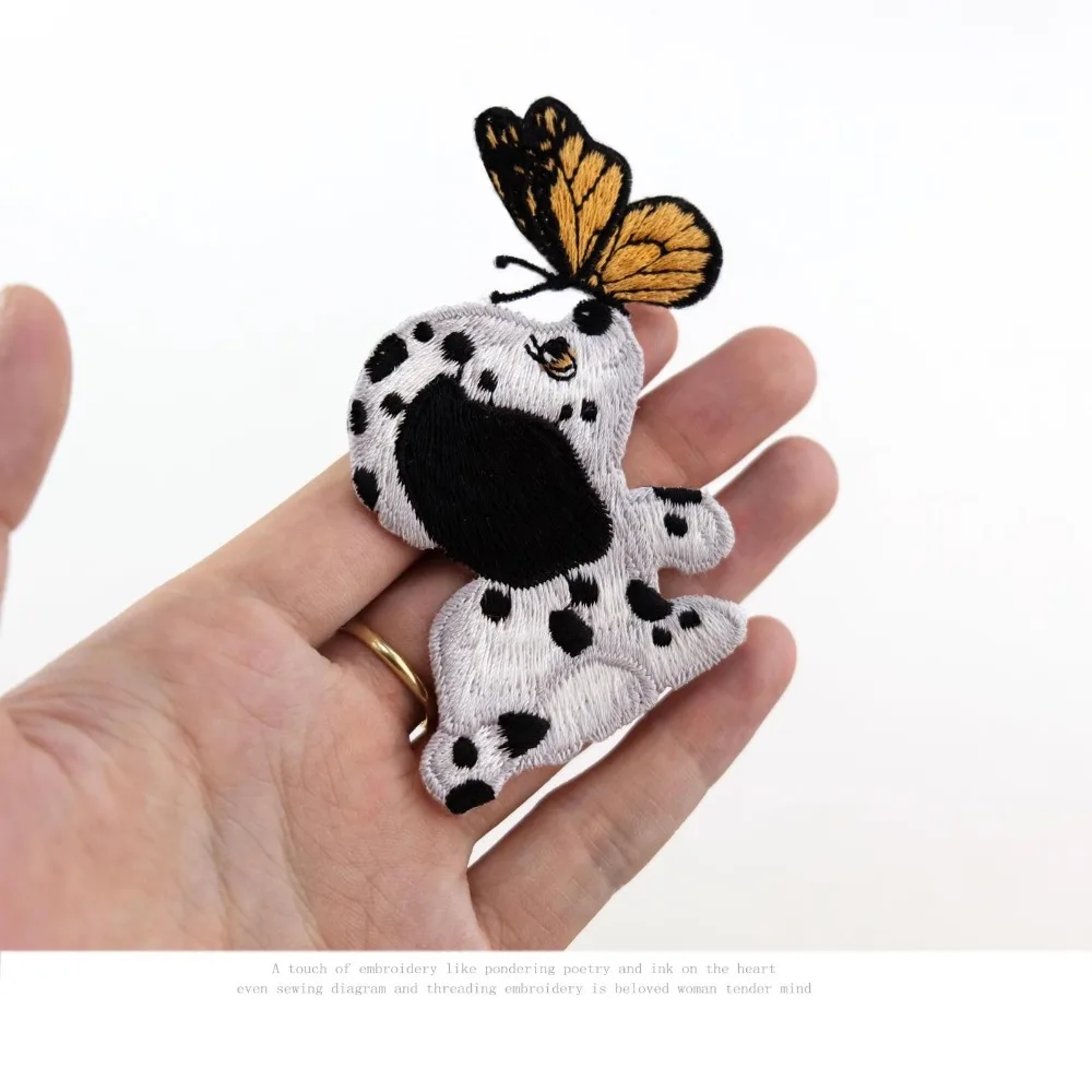 

1 Piece Cute Dog Kiss Butterfly Patch DIY Repair Embroidery Iron On Patch for Clothing Sticker Beautiful Clothing Parches