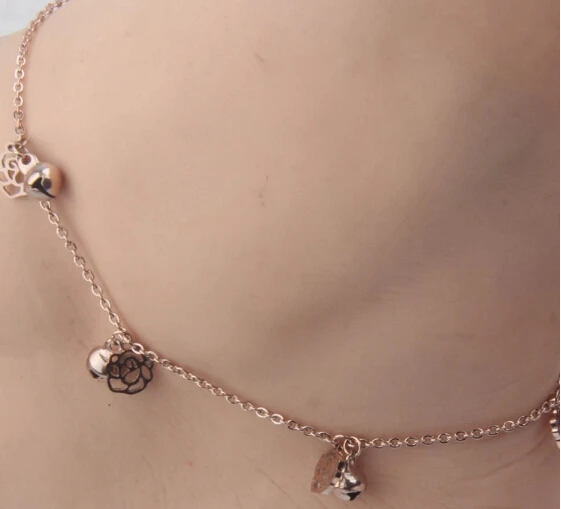 Christmas Rose Gold Plated Titanium Steel Rose Design Tinkle Bell Pendant Woman s Anklet Foot Chain