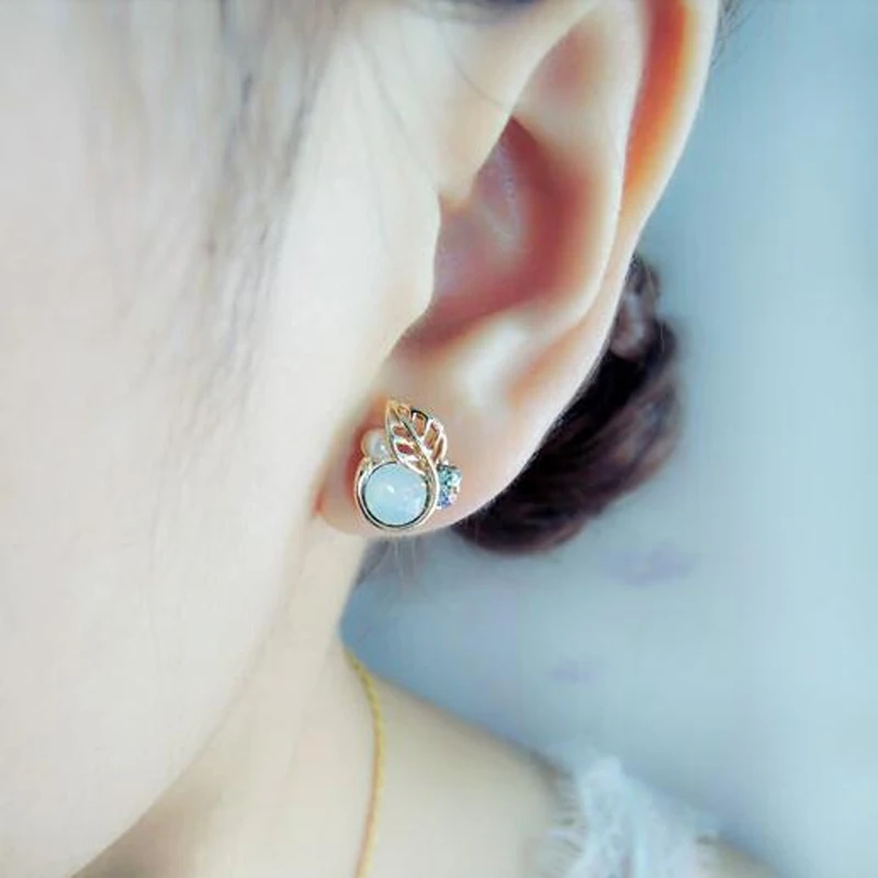 

PINKSEE Small Fresh White Crystal Leaves Buds Stud Earrings For Women Prevent Allergy Fashion Jewelry Ear Stud