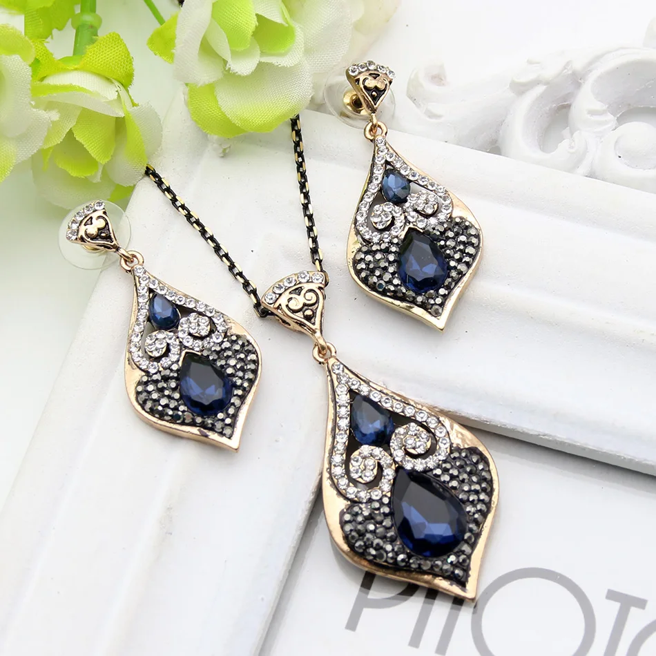 

Ethnic Turkish Heart Jewelry Sets Women Resin Earrings Necklace Antique Gold Color Rhinestone Jewelry Sets Arab Bridal Jewelry