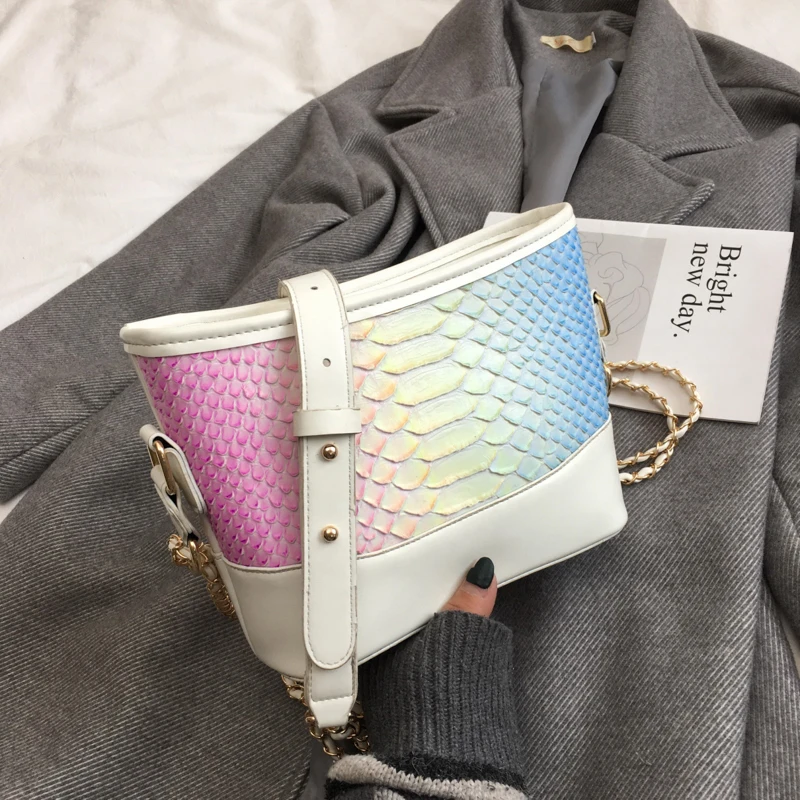 

Fashion color Luxury Serpentine Crossbody Bucket Bag For Women's Shoulder bag Leather Chains Handbags High Quality Ladies Bolsas