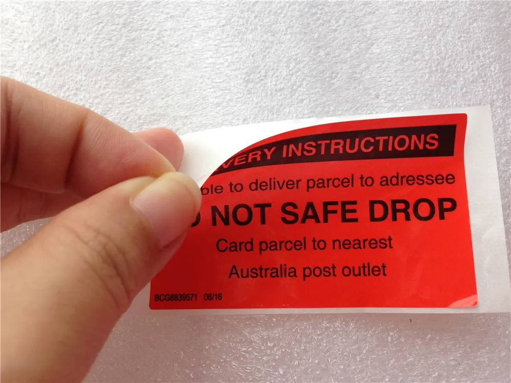 1000pcs Free shipping custom self adhesive shipment labels postal caution paper glossy packing sealing tags stickers 75*45mm