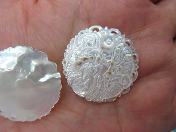 2pcs 25mm Genuine MOP Shell Pearl Shell Virgin Mary cross round coin Cameo Caved cabochons font