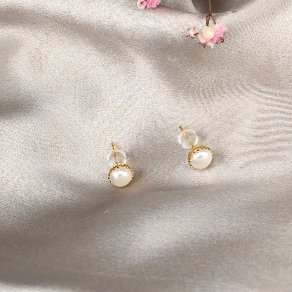 

Natural Pearl Handmade Winding High Light Luxury Jewelry Fashion Temperament Earrings