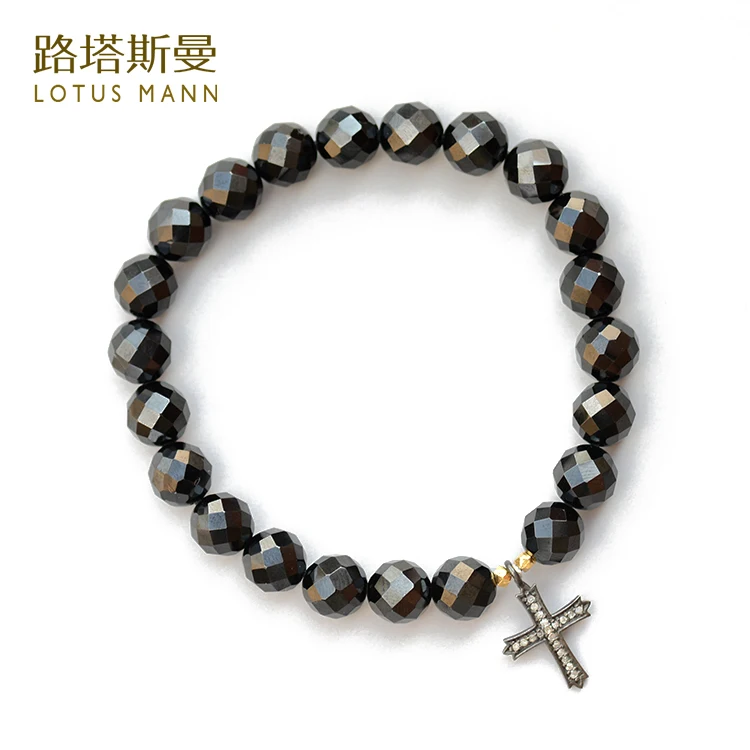 

Lotus Mann Champagne is the cross pendant bracelet much money into