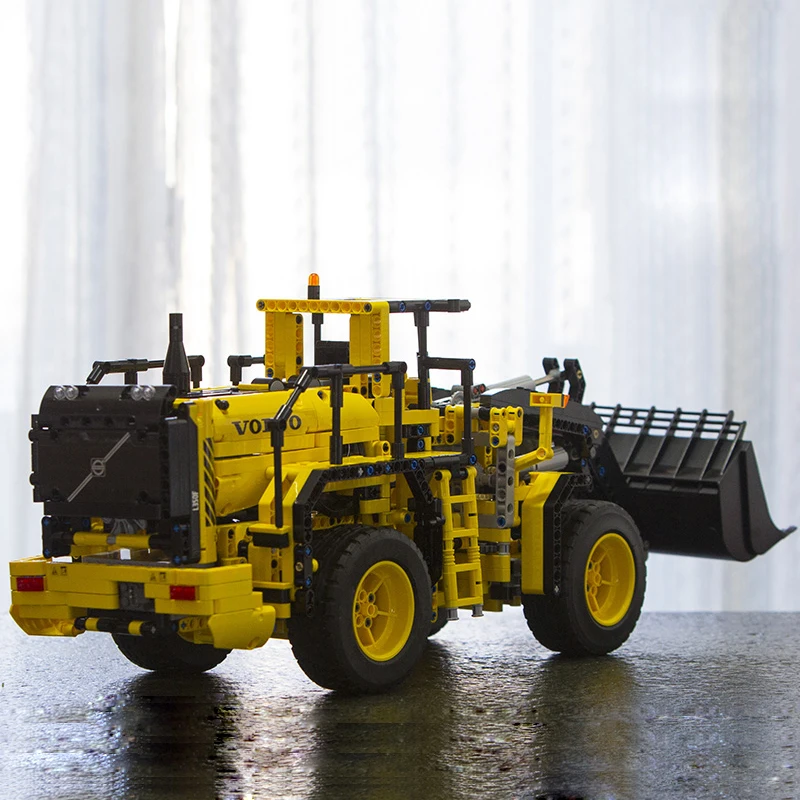 

DHL LP 20006 Technic Series Volvo L350F Wheel Loader Model 1636Pcs Building Set Blocks Bricks Toys Gifts Compatible with 42030