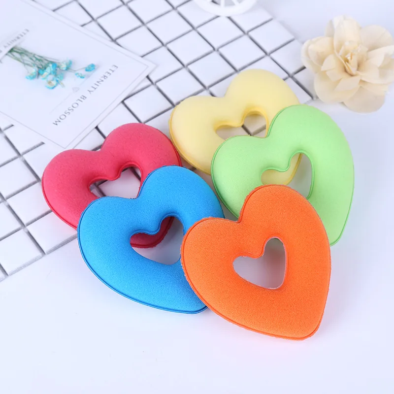 

1Pcs/set Popular Heart Shape Tiaras Hair Styling Tool Women Girls Sponge Bract Head Meatball Hair Bun Maker Ring Donut