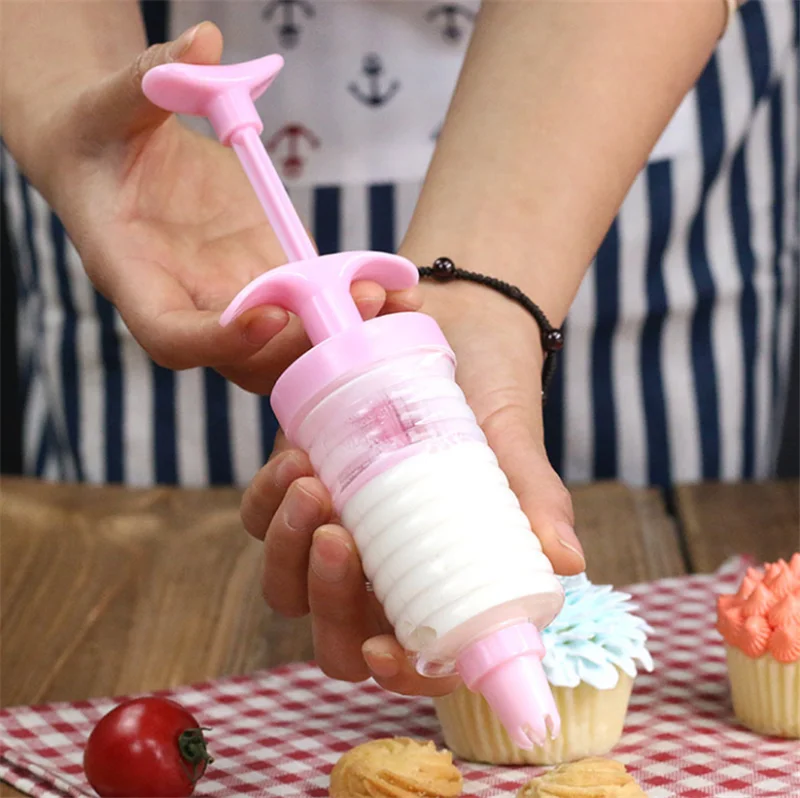 

1 Set Plastic 8 Cake Nozzles Icing Syringe Mold Cake Decorating Piping Cream Syringe Tips Set Tool Cake Decoration Set