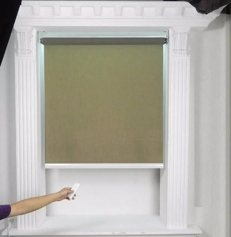 China_Motorized_roller_blinds20127161406057 (1)