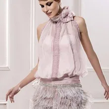 Элегантные коктейльные платья розового цвета, шифоновые платья с бретелькой на шее, украшено перьями, Элегантные короткие платья для выпускного вечера