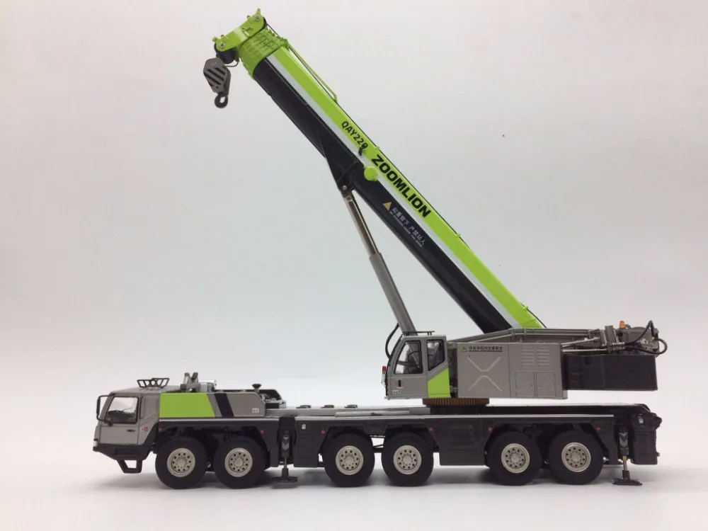 

1:50 ZOOMLION QAY220V All Terrain Crane