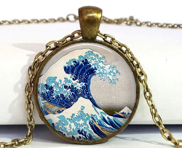 Free shipping Great Wave Off Kanagawa neccklace Handcrafted Keepsake