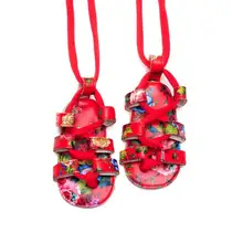 Ребенок ясельного возраста, новые модные летние сандалии с ремешками; босоножки для девушек; мягкая подошва, Детские обувь для принцессы для новорожденных однотонные удобные дышащие сандалии