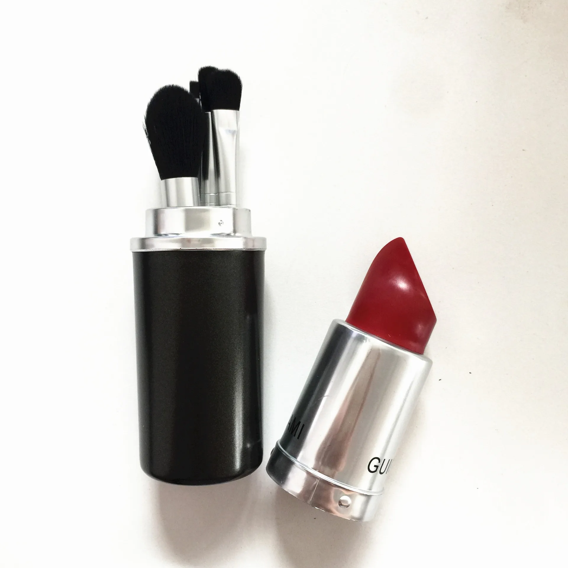 

New 4pcs Lipstick Shape Makeup Brush Bucket Eyebrow Eye Shadow Blush Professional Eye Makeup Brush Set Synthetic Soft Hair