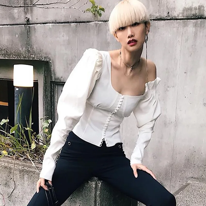 الخريف جديد قمصان بيضاء ، المرأة الذاتي زراعة ، غير النظامية الكتفين ، قمصان ، مزاجه ، السيدات طويلة الأكمام ، الأذن أزرار.