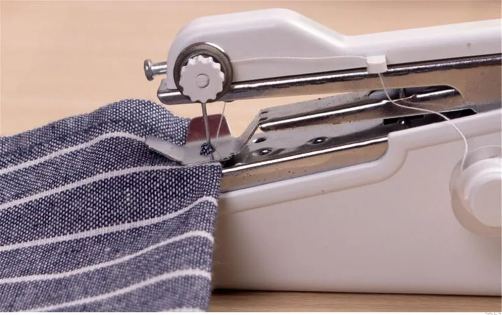 Мини Портативная электрическая ручная швейная машинка на батарейках удобный шов ткани швейный инструмент для путешествий домашнего использования