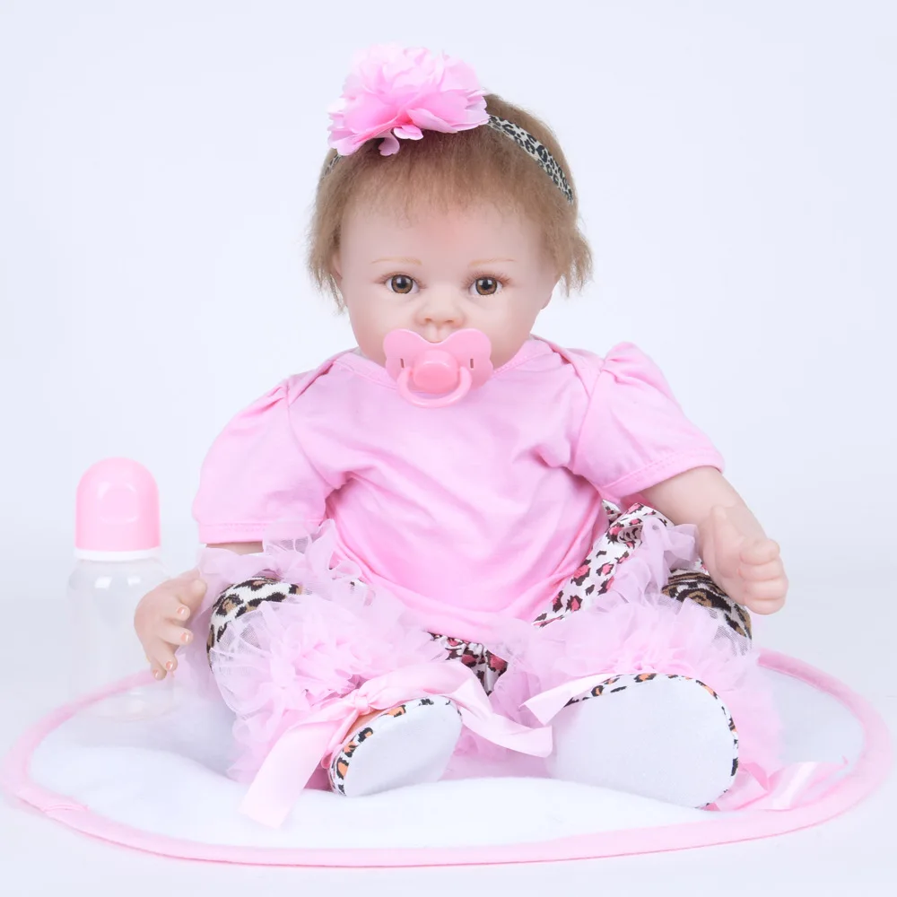 

55cm Smile Reborn Baby Doll Realistic Soft Silicone Doll With Cloth Body Toy For Christmas New Year Xmas Gift