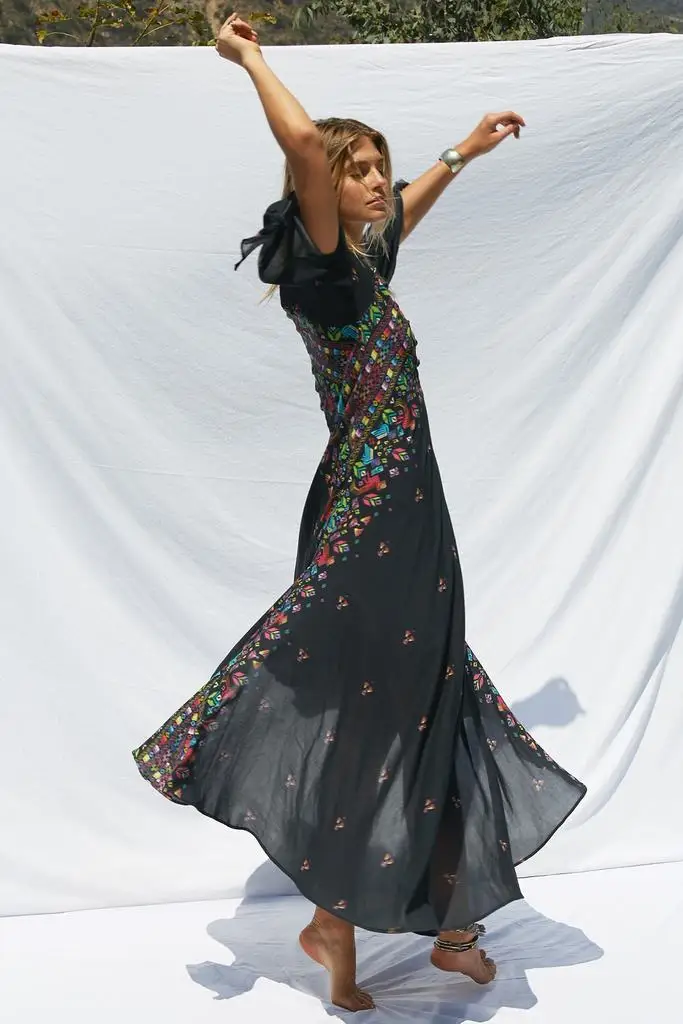 jens-pirate-booty-huichol-hyacinth-gown-4-min_1024x1024
