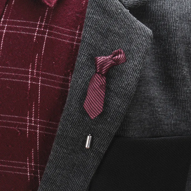 

Brooch Pin Men Lapel Pin Stripped Tie Shape Brooch for Suit Decor Fashion Wedding Groomsman Brooches Pin One Piece