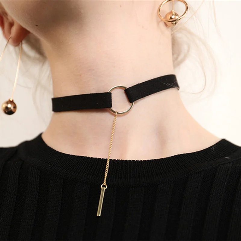 Round Pendant Collar Necklace 