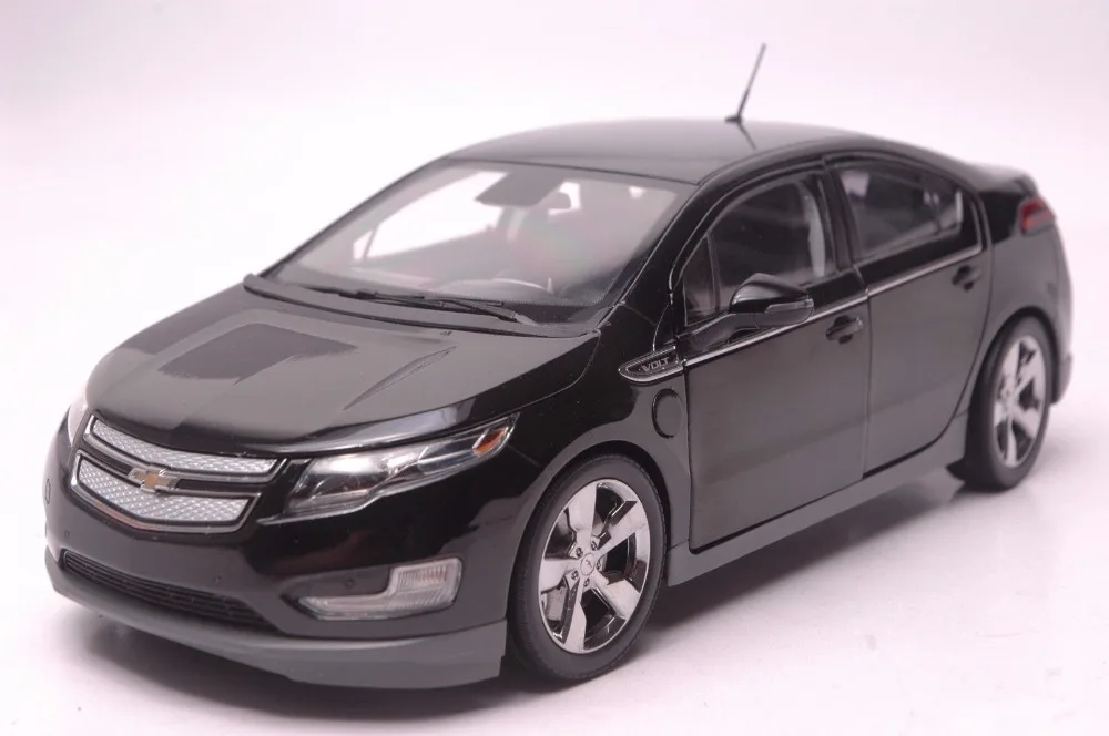 

1:18 Diecast Model for Cherolet Chevy Volt 2011 Black Alloy Toy Car Miniature Collection Gifts