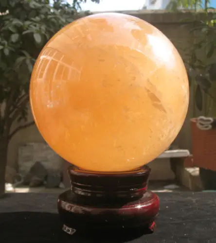 

WW 04798 NATURAL golden CALCITE CRYSTAL SPHERE BALL REIKI