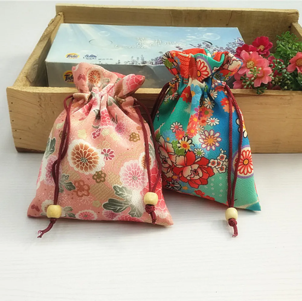 

2018 women Japanese Kimono Yukata Handbag Floral Drawstring Bucket Bag A72102 Size 14*18 cm