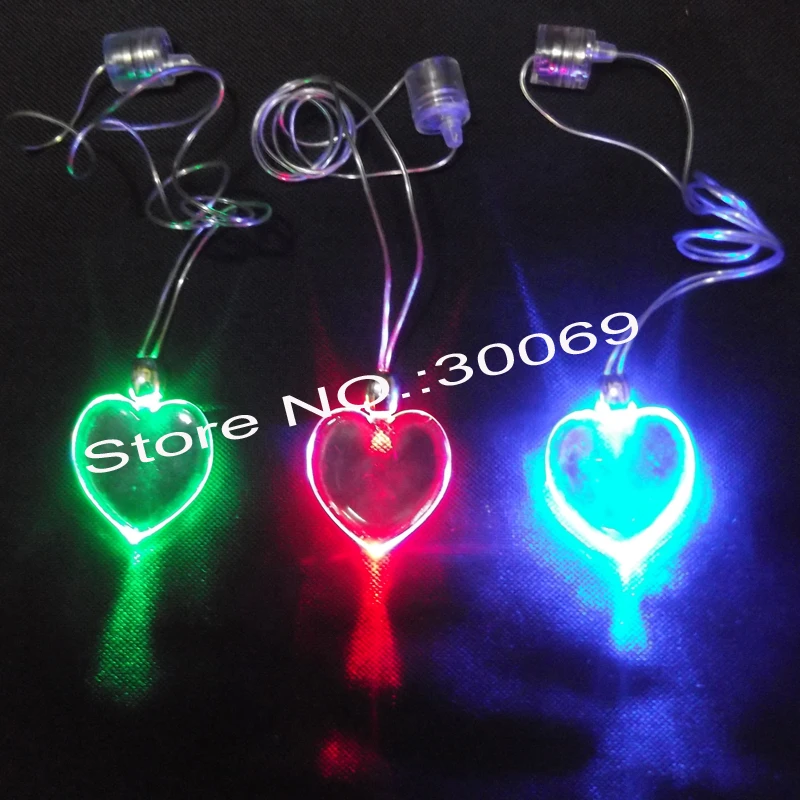 

Free shippingFlashing Necklace Fancy Jewelry LED Blue Light Charmng Magnetic Pendant Necklace Party Celebration Masquerade Chris