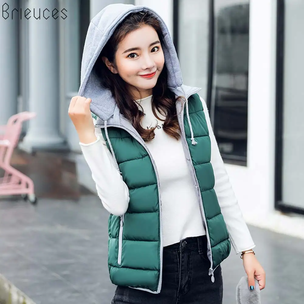 Мягкие жилетки. Куртка безрукавка женская. Uniqlo 3xl жилет. Жилет женский луи джон. Жилет утепленный женский остин остин.