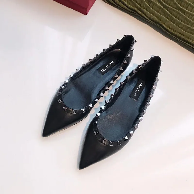 

Hot Shoes Woman Shallow Studded Flats Cow Leather Shoes Pointed Toe Slip On Flats Zapatos De Mujer Shoes Women Chaussures Femme